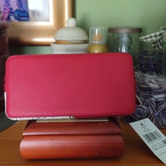 Disney x KATE SPADE Cosmetic case NWT - Picture 8 of 8